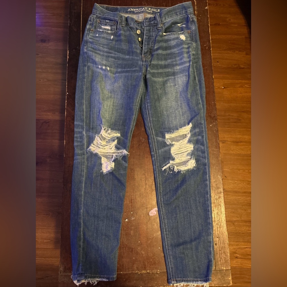 America Eagle distressed Jean, High Rise so 0 LONG